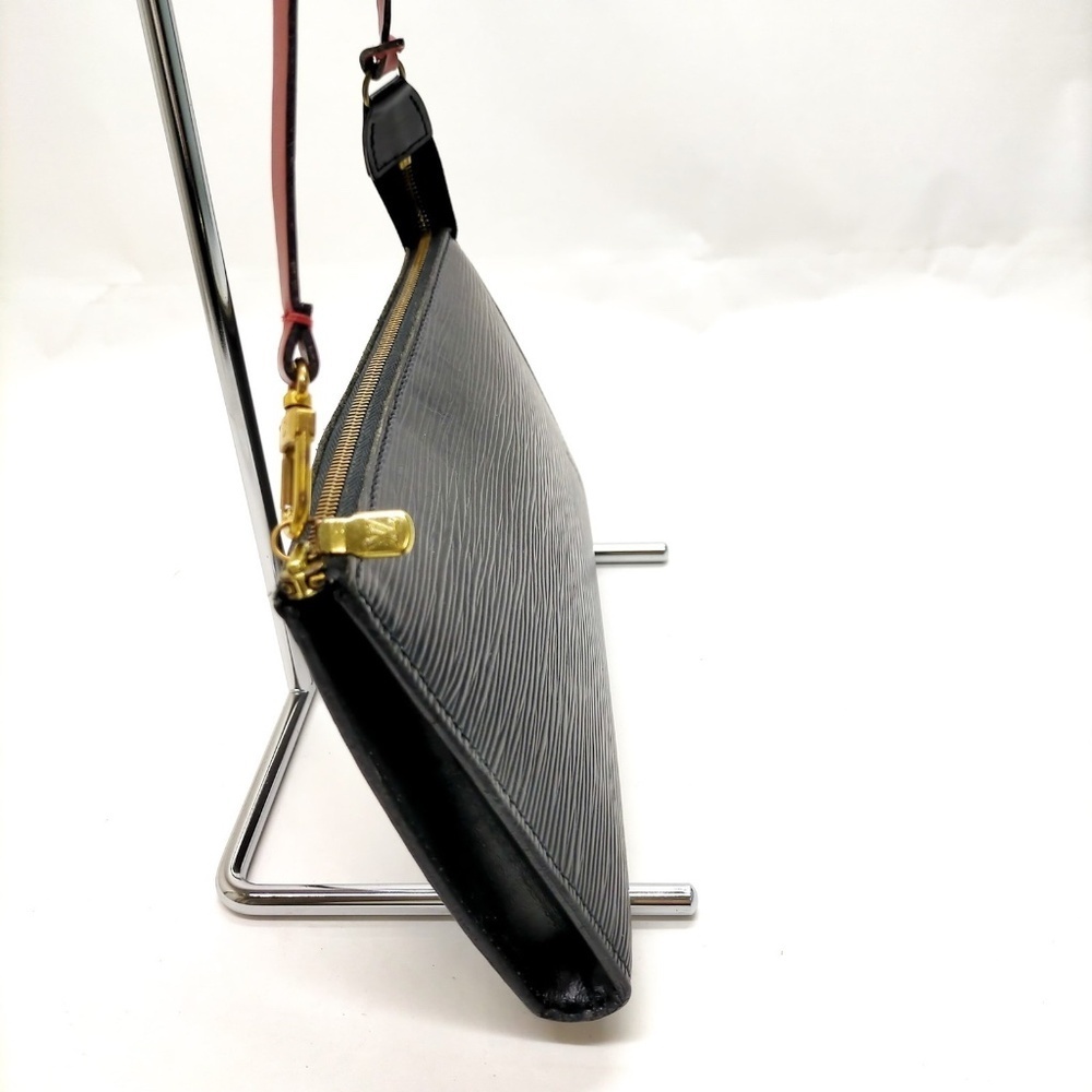 Louis Vuitton Pochette Black Epi - Picture 3 of 9